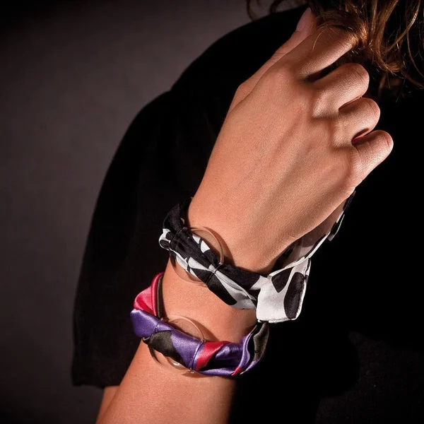 Sigalia, bracciale in seta con sfera in vetro - Blueside Emotional Design