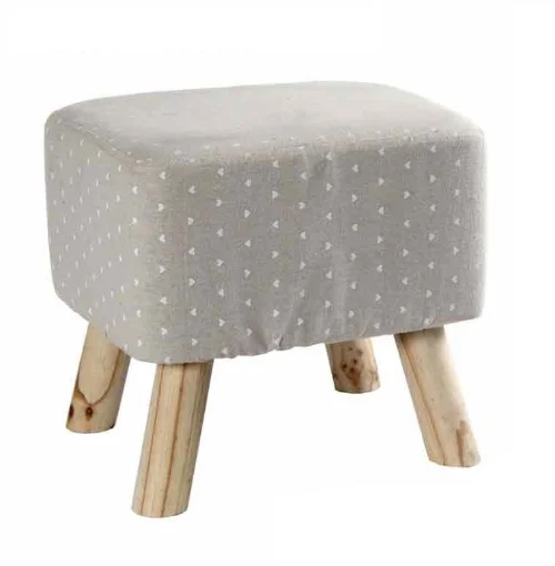 POGGIAPIEDI RETTANGOLARE GRIGIO A CUORI CON PIEDINI IN LEGNO 37X35 CM - MAURY'S