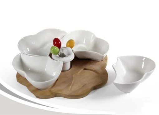 ANTIPASTIERA BIANCA QUADRIFOGLIO CON SUPPORTO IN LEGNO 25X5 CM - MAURY'S