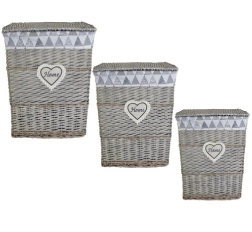 MA MAISON SET DA 3 PZ CESTI PORTA BIANCHERIA RETTANGOLARI IN VIMINI GRIGIO CON SCRITTA E TESSUTO FANTASIA TRIANGOLI OKX