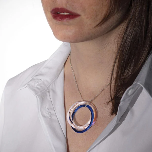 Faith, ciondolo a tre anelli in vetro - Blueside Emotional Design