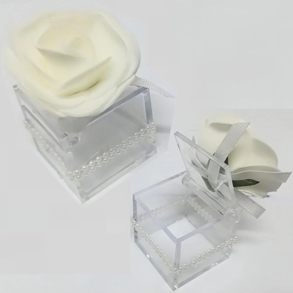 BOMBONIERE SCATOLA CON ROSA BIANCA PERLE CUBO 4.5CM PORTACONFETTI PER MATRIMONIO - TrAdE Shop Traesio
