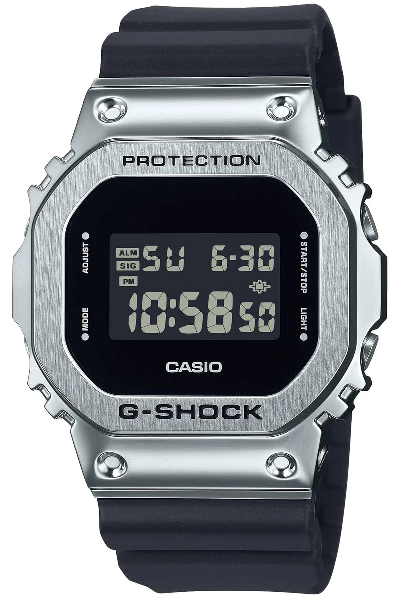 Casio Orologio G-Shock 5600 Uomo Resistente All'Acqua GM-5600U-1JF Nero