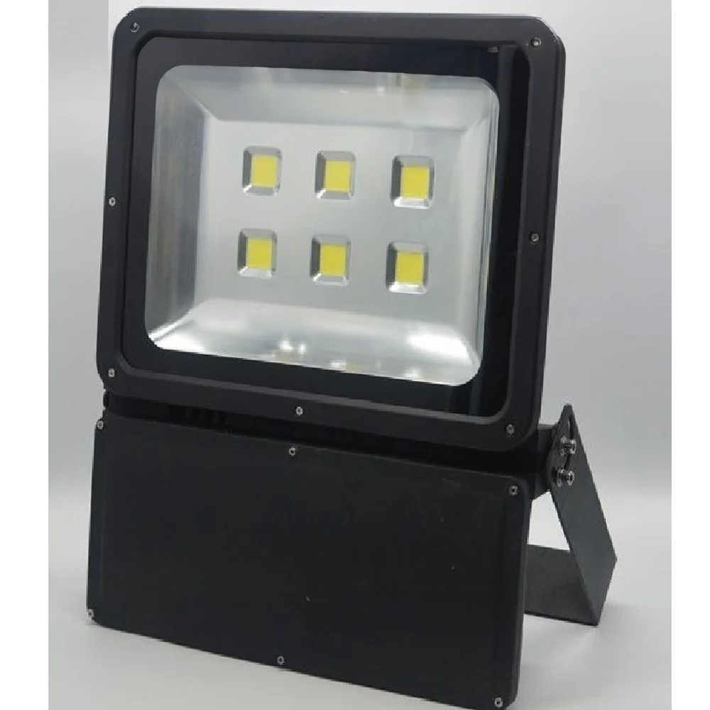 FARO FARETTO LED 300W DA ESTERNO ALTA DISSIPAZIONE WATERPROOF CON 6 LED - TrAdE Shop Traesio