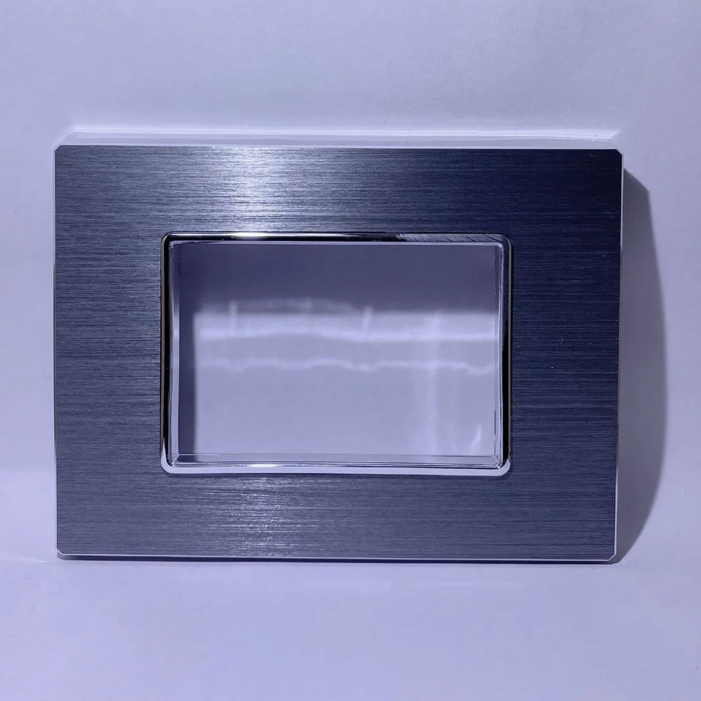 PLACCA LUXURY 3 4 6M IN METALLO ARGENTO OSSIDATO COMPATIBILE CON BTICINO AXOLUTE - TrAdE Shop Traesio