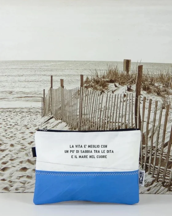 pochette detti e auguri – la vita è meglio con un po’ di sabbia fra le dita e il mare nel cuore - Abbigliamento marinaresco