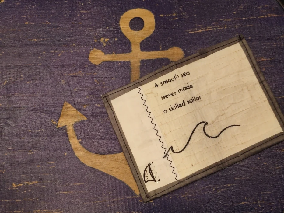 portafoglio mini wallet bianco “a smooth sea never made a skilled sailor” - Abbigliamento marinaresco