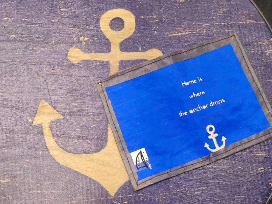 portafoglio mini wallet blu “home is where the anchor drops” - Abbigliamento marinaresco