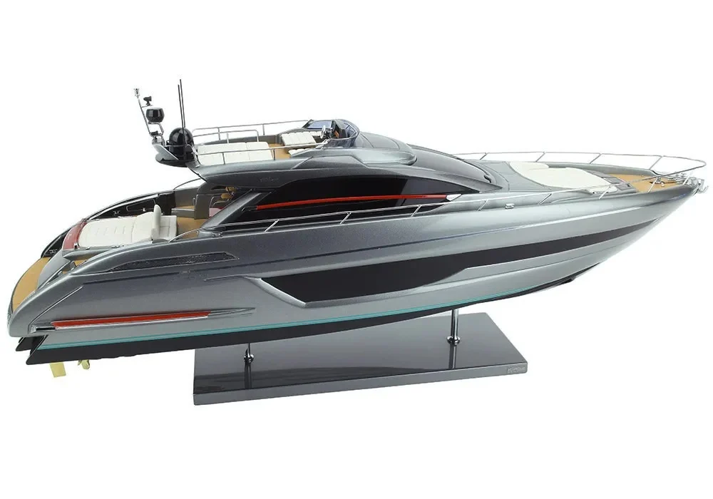 riva ribelle 66′ grigio squalo - Arredamento marinaresco
