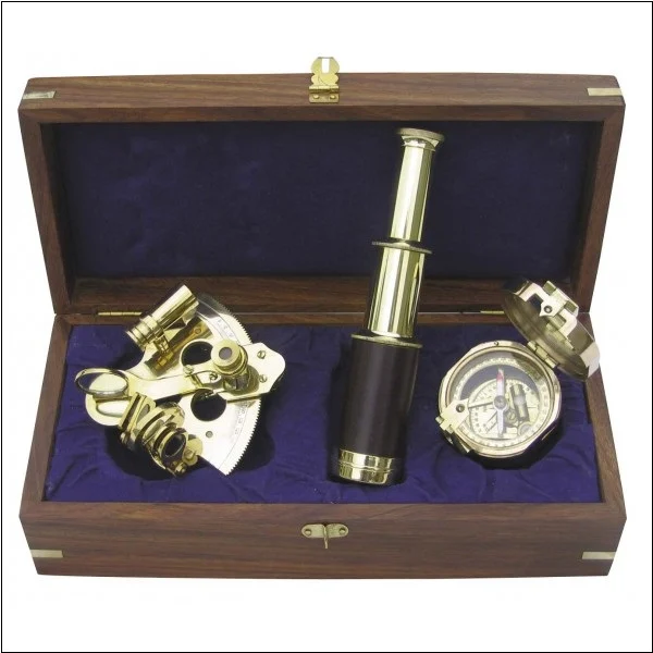 set di tre strumenti nautici – sestante, cannocchiale e bussola brunton - Arredamento marinaresco