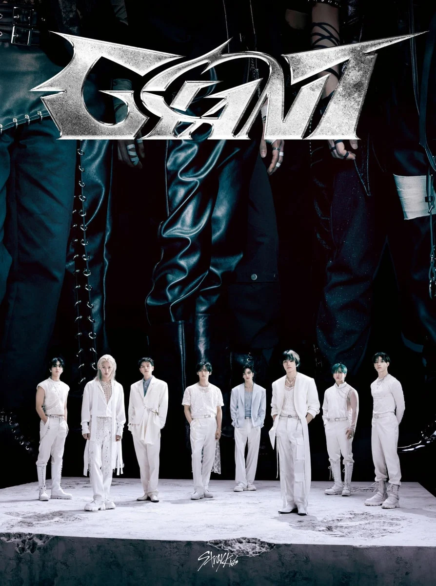 Stray Kids – GIANT (First Press Limited Edition B) - SONY MUSIC