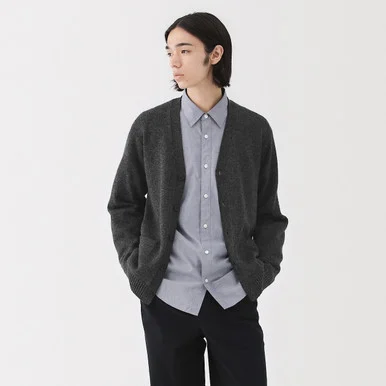 Cardigan in lana a maglia media con scollo a V per uomo