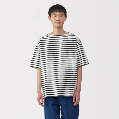 T‐shirt con scollo a barca in cotone spesso lavato da uomo