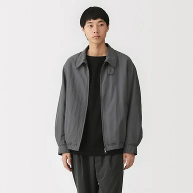 Giacca con zip in nylon riciclato idrorepellente da uomo