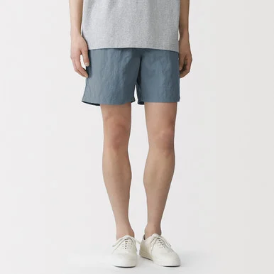 Pantaloncini idrorepellenti in nylon riciclato da uomo