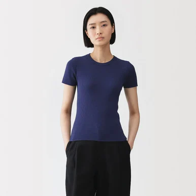 T-shirt in cotone biologico a torsione alta da donna