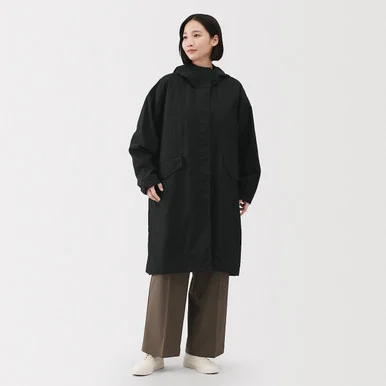 Cappotto lungo in nylon idrorepellente con cappuccio da donna