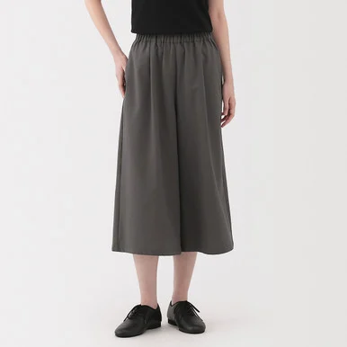Pantaloni leggeri cropped Comfort Fit in seersucker da donna
